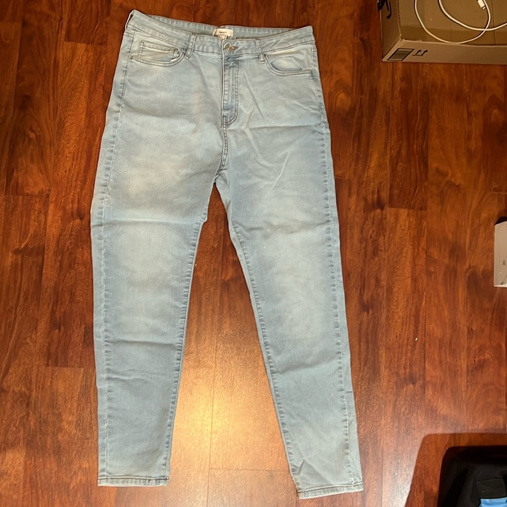 size 31 Forever 21 high rise straight leg jeans